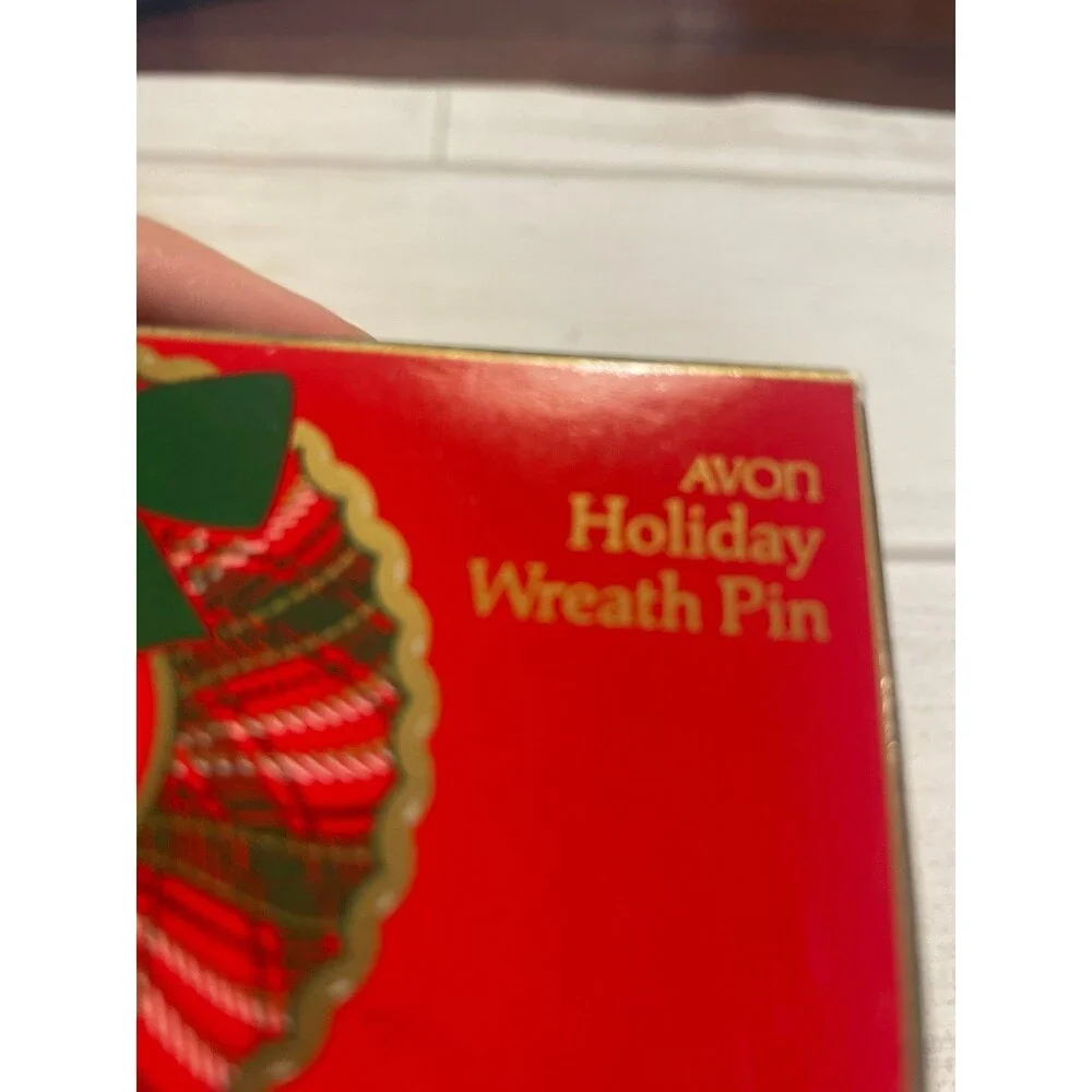 *Vintage 1984 Avon Holi day wreath pen plaid Christmas with box red green
